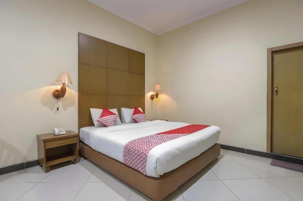 Senen Indah Syariah Hotel 2*