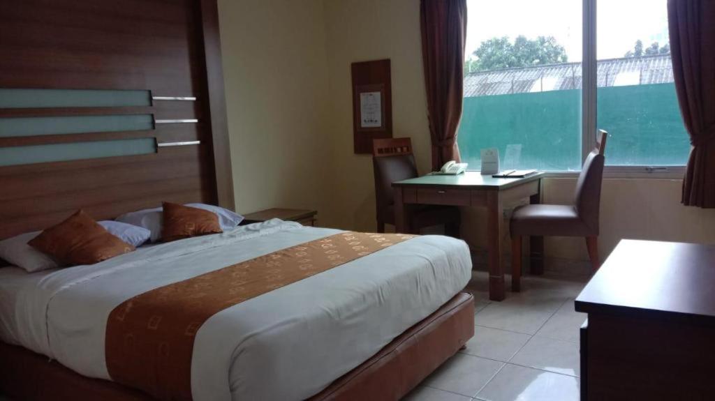 Senen Indah Syariah Hotel 2*