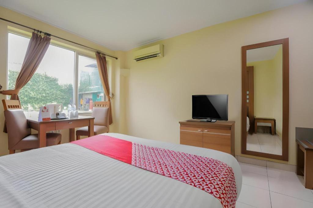 Senen Indah Syariah Hotel 2*