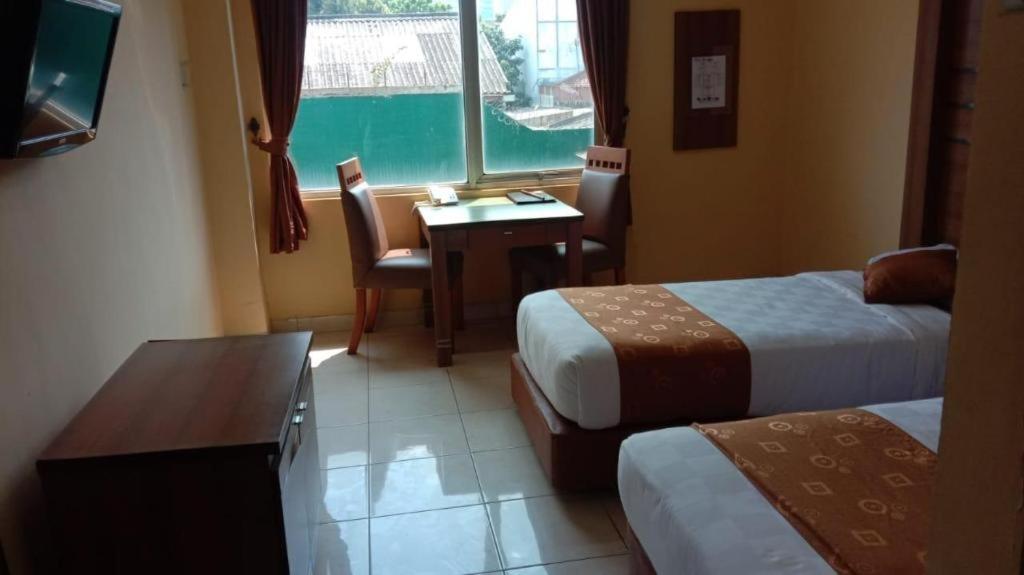 Senen Indah Syariah Hotel 2*
