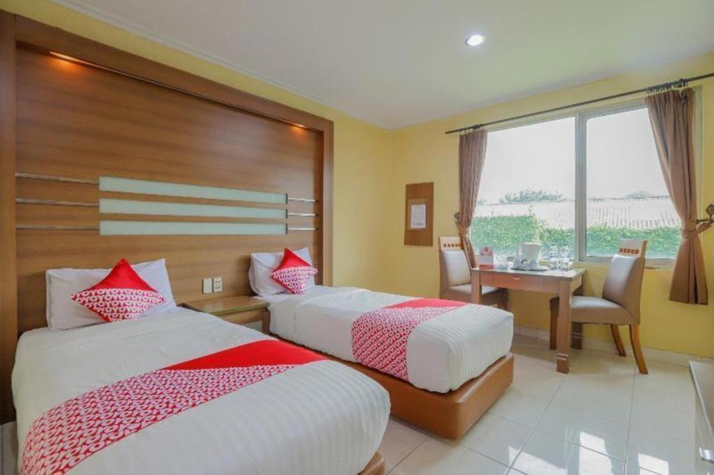 Senen Indah Syariah Hotel Jakarta