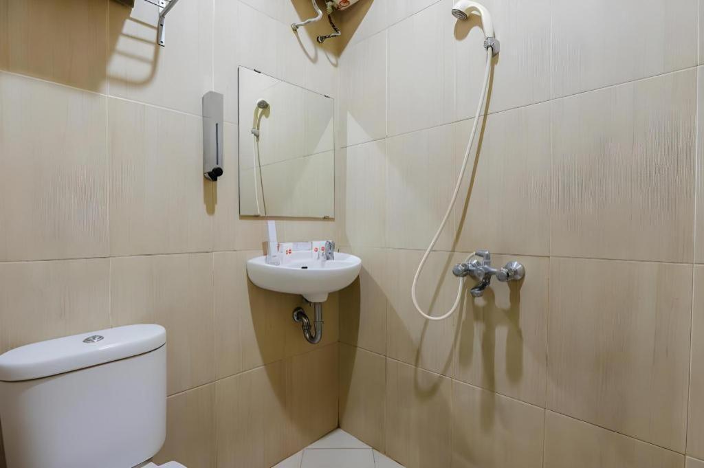 Senen Indah Syariah Hotel 2*
